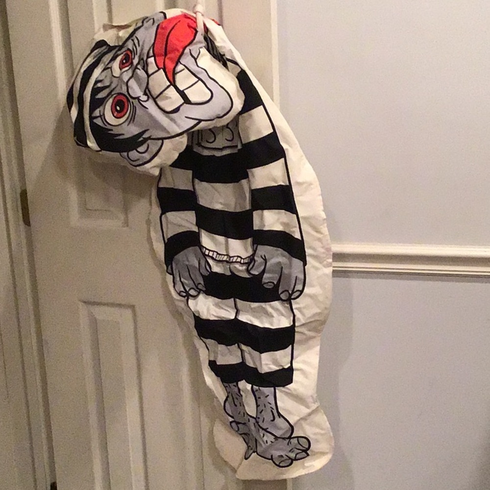 Halloween hangman monster chum